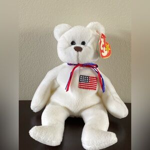 Libearty 4057 White Beanie Baby with Flag and Ribbon